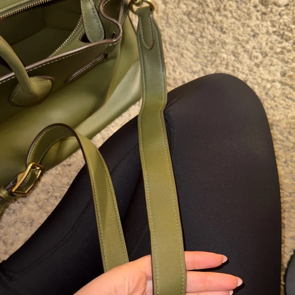 Coach Empire Carryall 40 - Picture 10 of 12